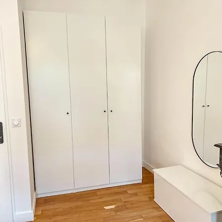 Le Spacieux Et Confortable à 15min De La Gare Appartement