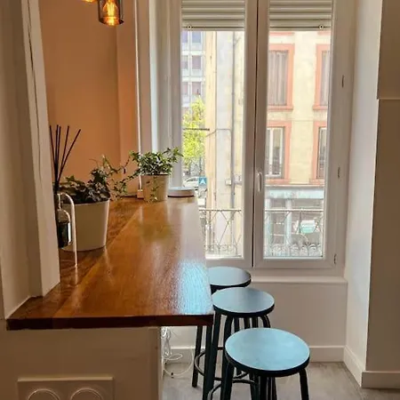 Le Spacieux Et Confortable à 15min De La Gare Appartement *