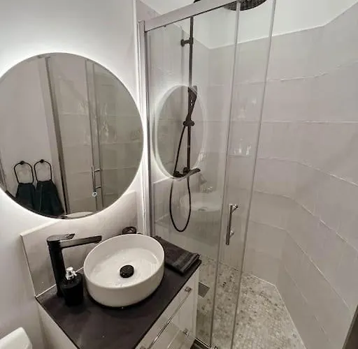 Le Spacieux Et Confortable à 15min De La Gare Apartamento