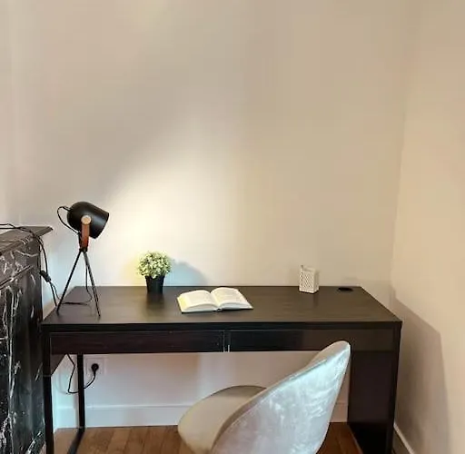 Le Spacieux Et Confortable à 15min De La Gare Apartamento